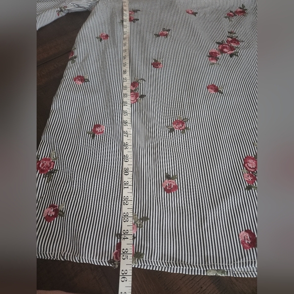 NWT Striped Floral Maxsport V-Neck Blouse Med - Picture 6 of 6